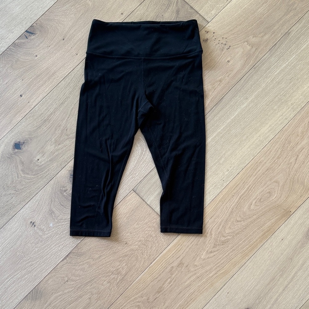 Athleta Black Cropped Leggings
